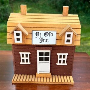 VTG Ye Old Inn Country Primitive Folk Art Wooden House
